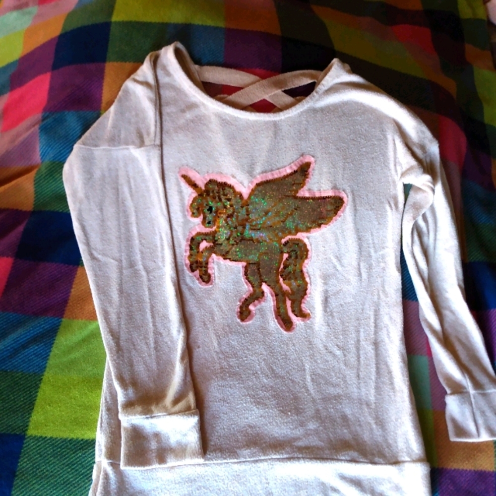 Girl's long-sleeved shirt